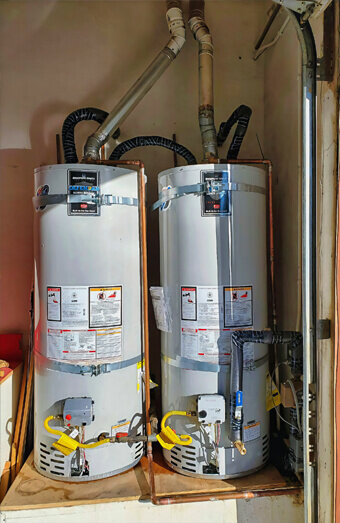 https://plumberkarrinyup.com.au/uploads/2025/06/hot-water-165598.jpg